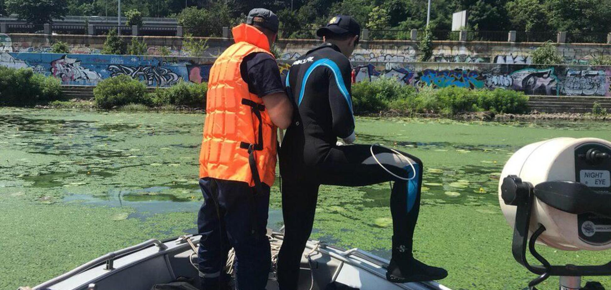 В Киеве в Днепре нашли труп