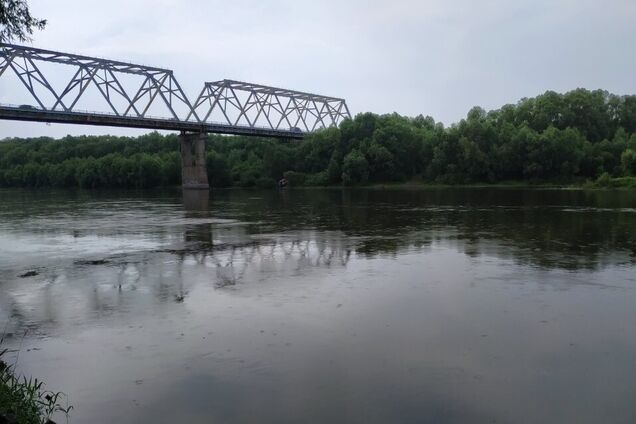 Затянуло в водоворот: в Чернигове ребенок погиб страшной смертью