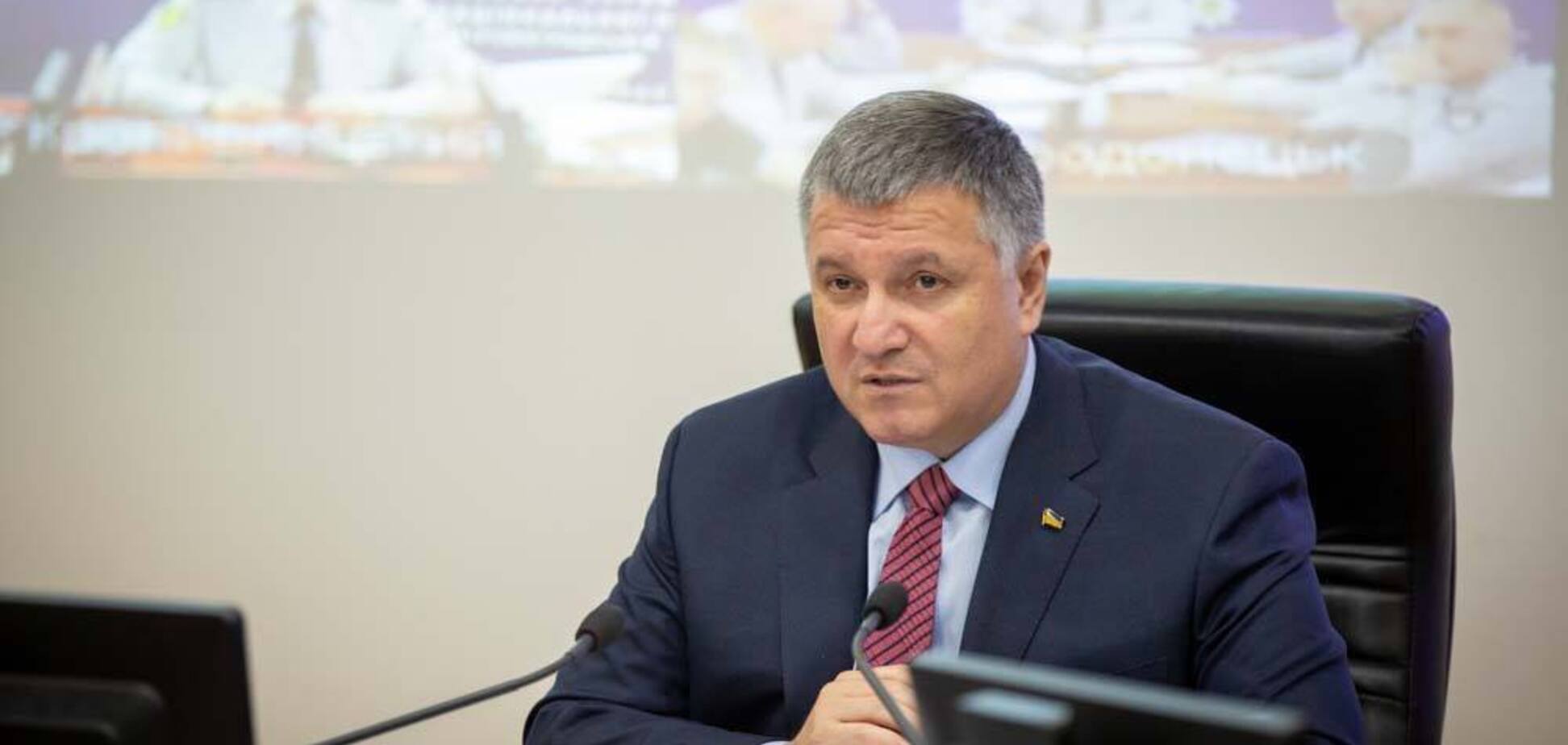 Аваков закликав вести виборчу кампанію відповідно до закону і співпрацювати з МВС