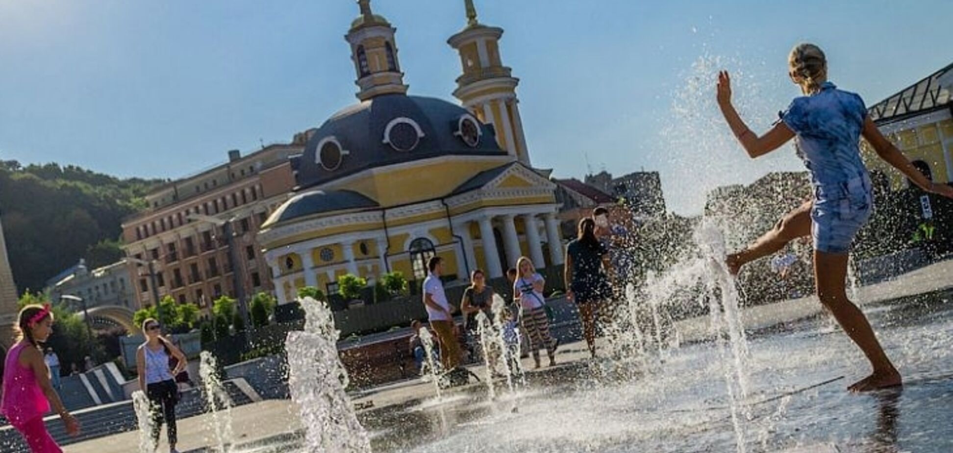 Погода в Україні: синоптики пообіцяли пекельну спеку на вихідні в Україні