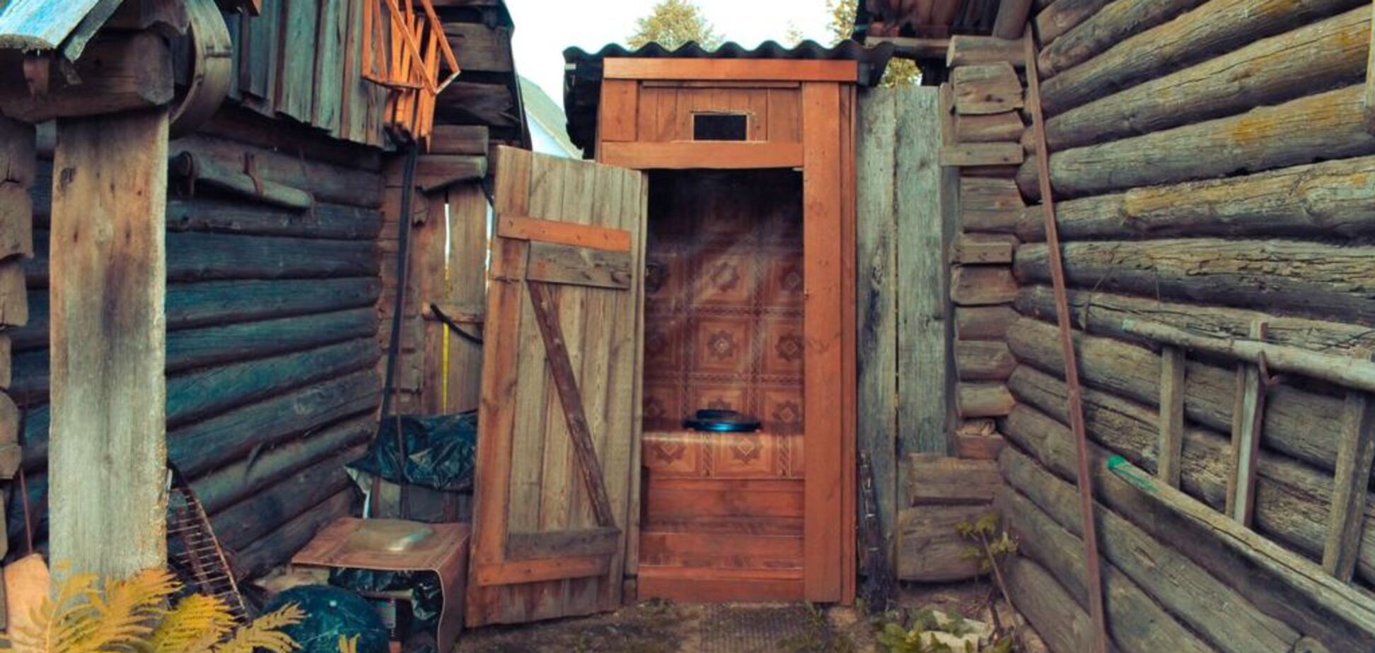 Дети тонут в сортирах: куда бежать россиянам