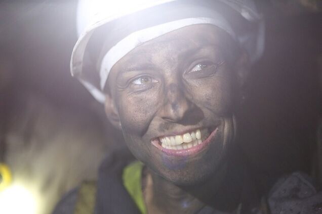 "Ледве відмилася!" Одіозна російська співачка полізла в шахту на Донбасі. Фото