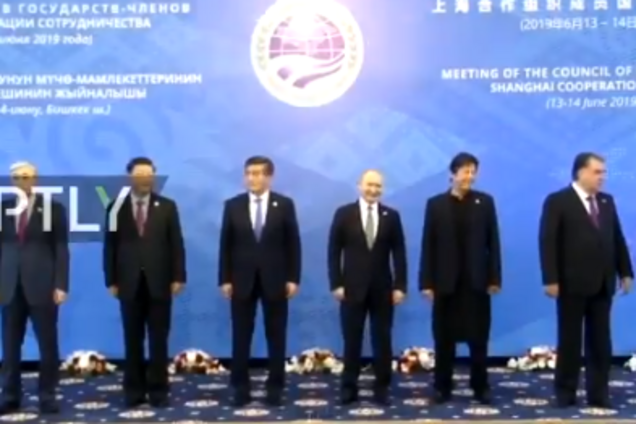 'Что за карлик на каблуках?' Путина высмеяли в сети за внешний вид