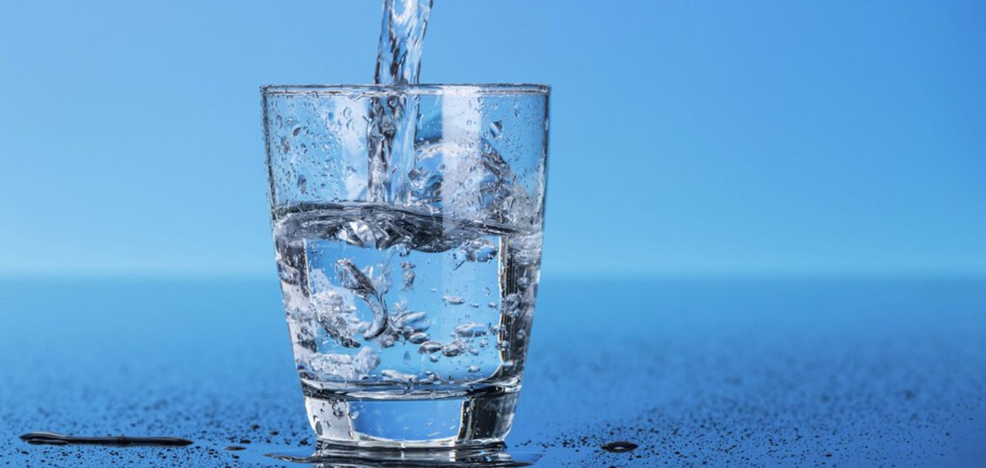Как выжить в жару: врач раскрыл секрет 'питьевого режима'