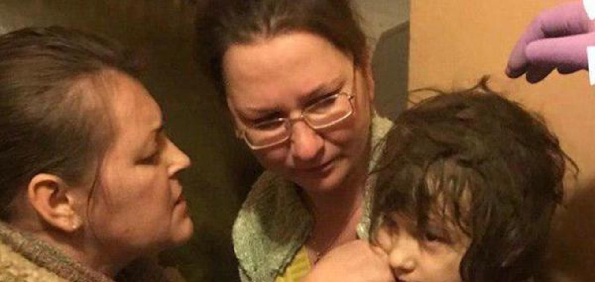 У Москві в купі сміття знайшли дитину-мауглі: історія отримала продовження