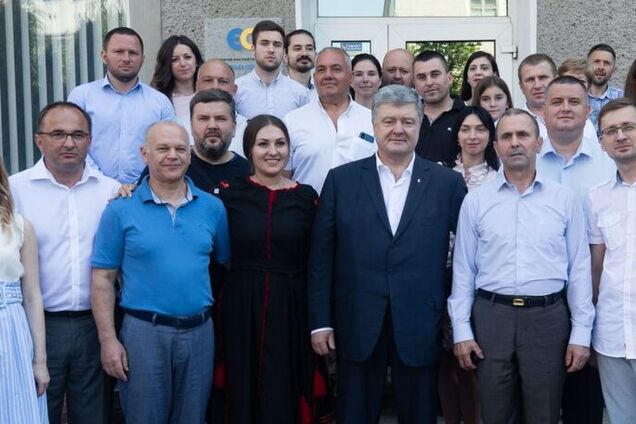 'Наилучшие кандидаты': Порошенко представил мажоритарников от Ивано-Франковской области