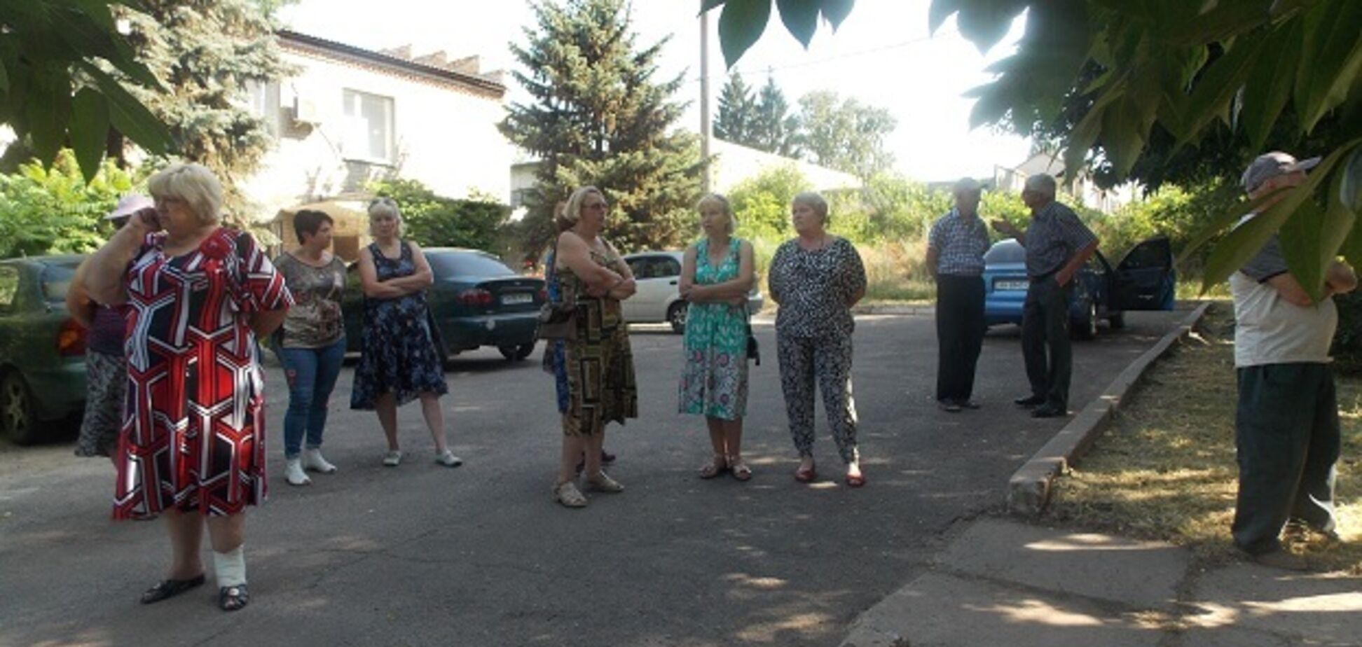'Місяць без води': мешканці Донбасу перекрили дороги і звернулися до Зеленського