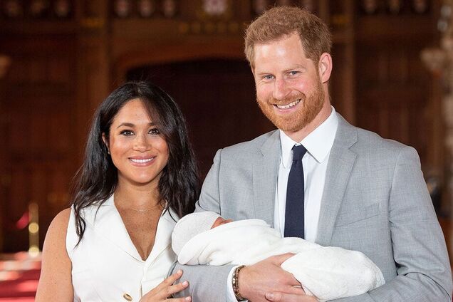 Меган Маркл і принц Гаррі показали малюка: зворушливе фото