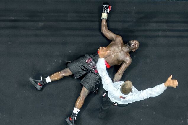 Кубинець переміг убивчим нокаутом і забрав пояс Усика