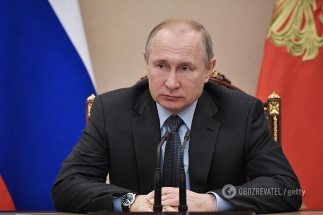 Сопровождают два ударных вертолета: охрану Путина внезапно усилили