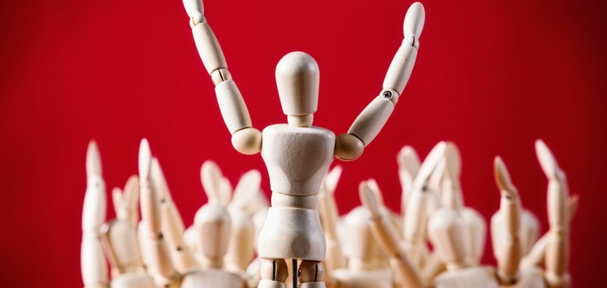 Как заканчивают популисты. Две поучительные истории