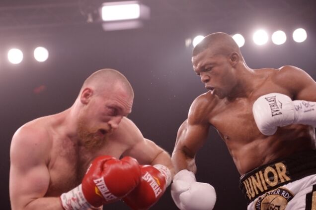 Кращий важковаговик Росії програв чемпіонський бій кривавим нокаутом: відео