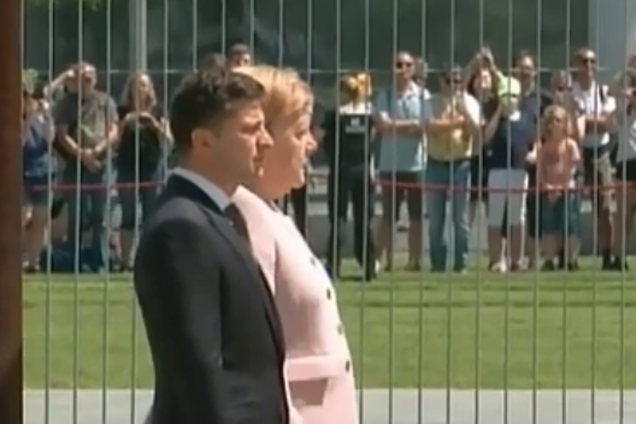 Меркель затрясло рядом с Зеленским: момент попал на видео