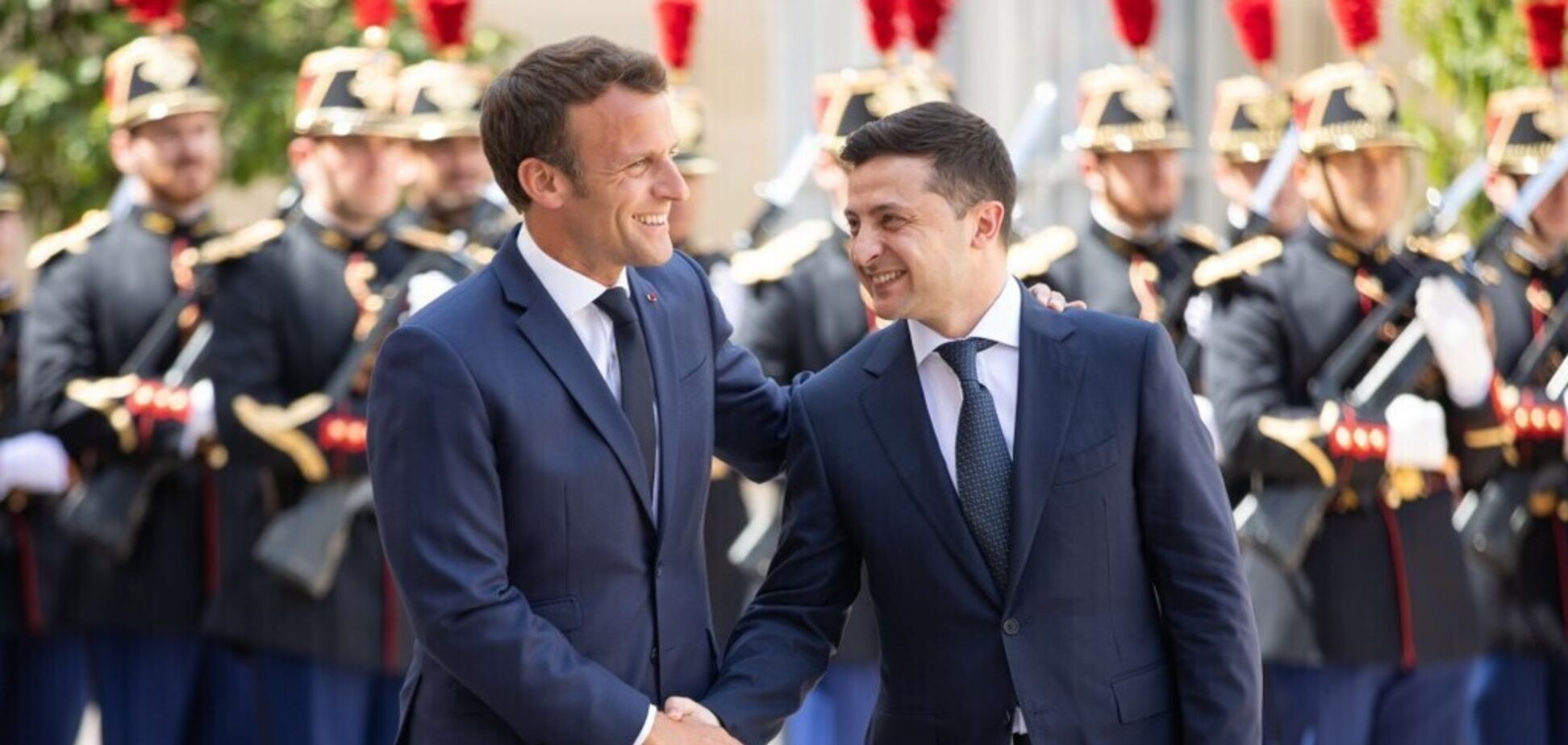 'Зачитал, что ему написали': Зеленскому устроили 'разбор полетов' за визит в Париж