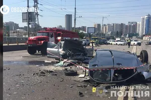 Из-за отсутствия отбойника на участке в Киеве много ДТП