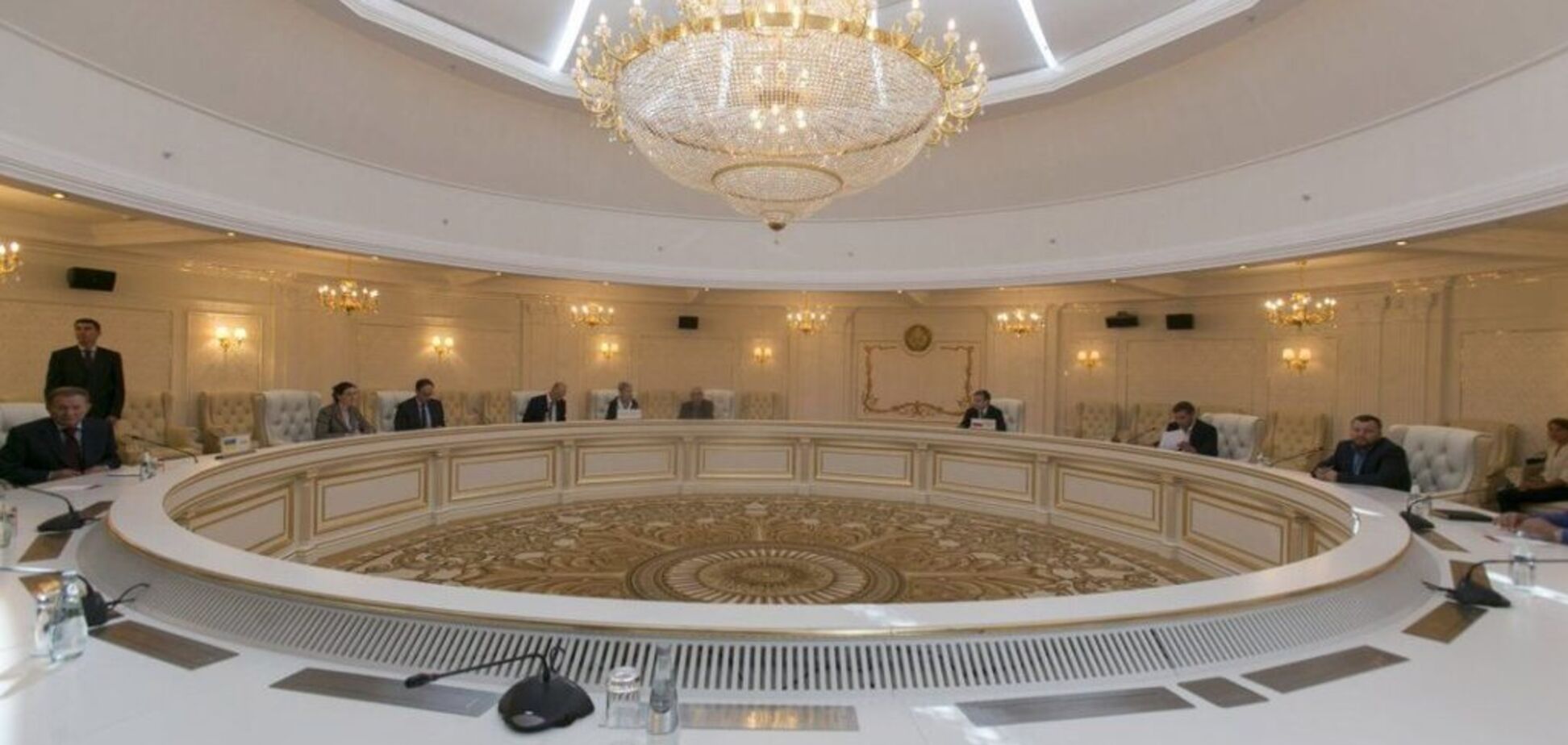Учасники переговорів щодо Донбасу: Зеленський назвав нових представників