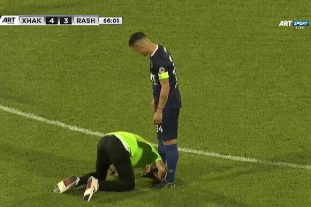 Футбольный арбитр устроил на матче 'величайший троллинг в истории'