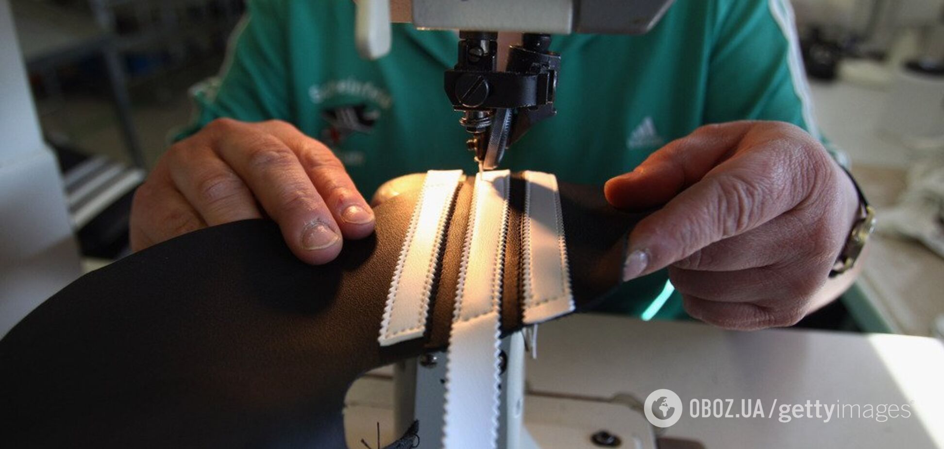 'Не торгова марка': суд ЄС позбавив Adidas 'трьох смужок'