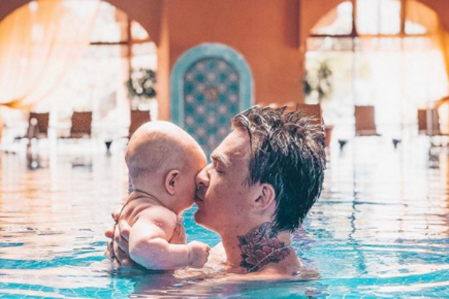 'Хочется сожрать': Топалов умилил сеть фото с сыном