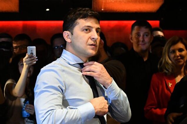 Зеленський не носить краватку і ділові костюми: чому