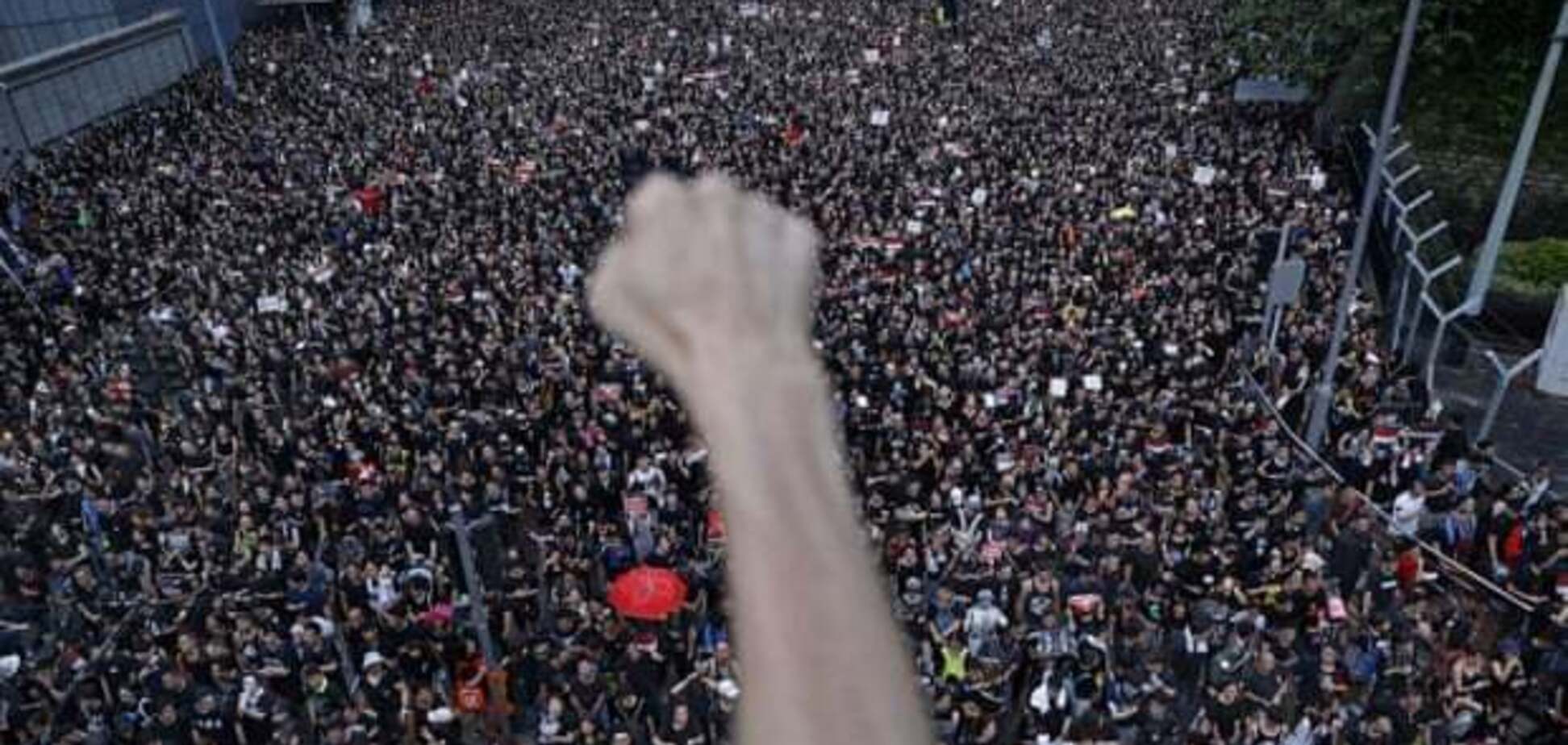 Мільйони людей вийшли на протести у Гонконгу: що відбувається, фото і відео