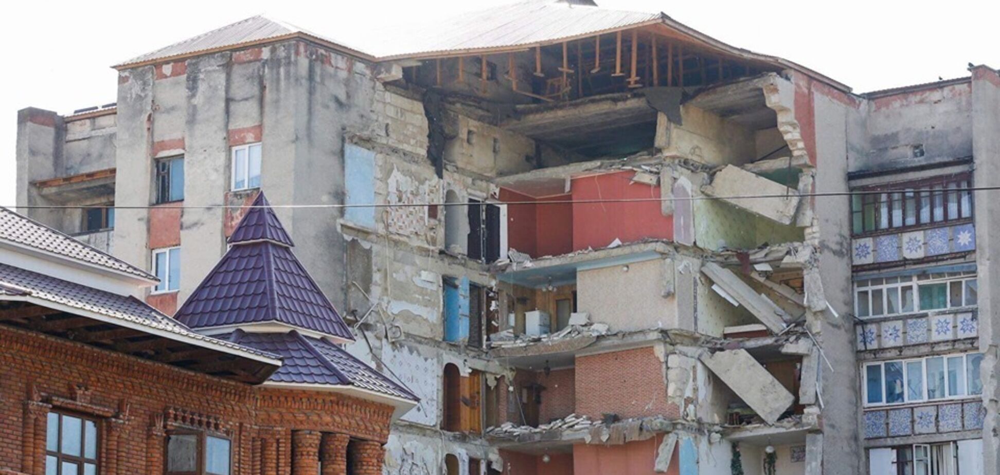 У Молдові завалилася житлова 9-поверхівка: момент катастрофи потрапив на відео