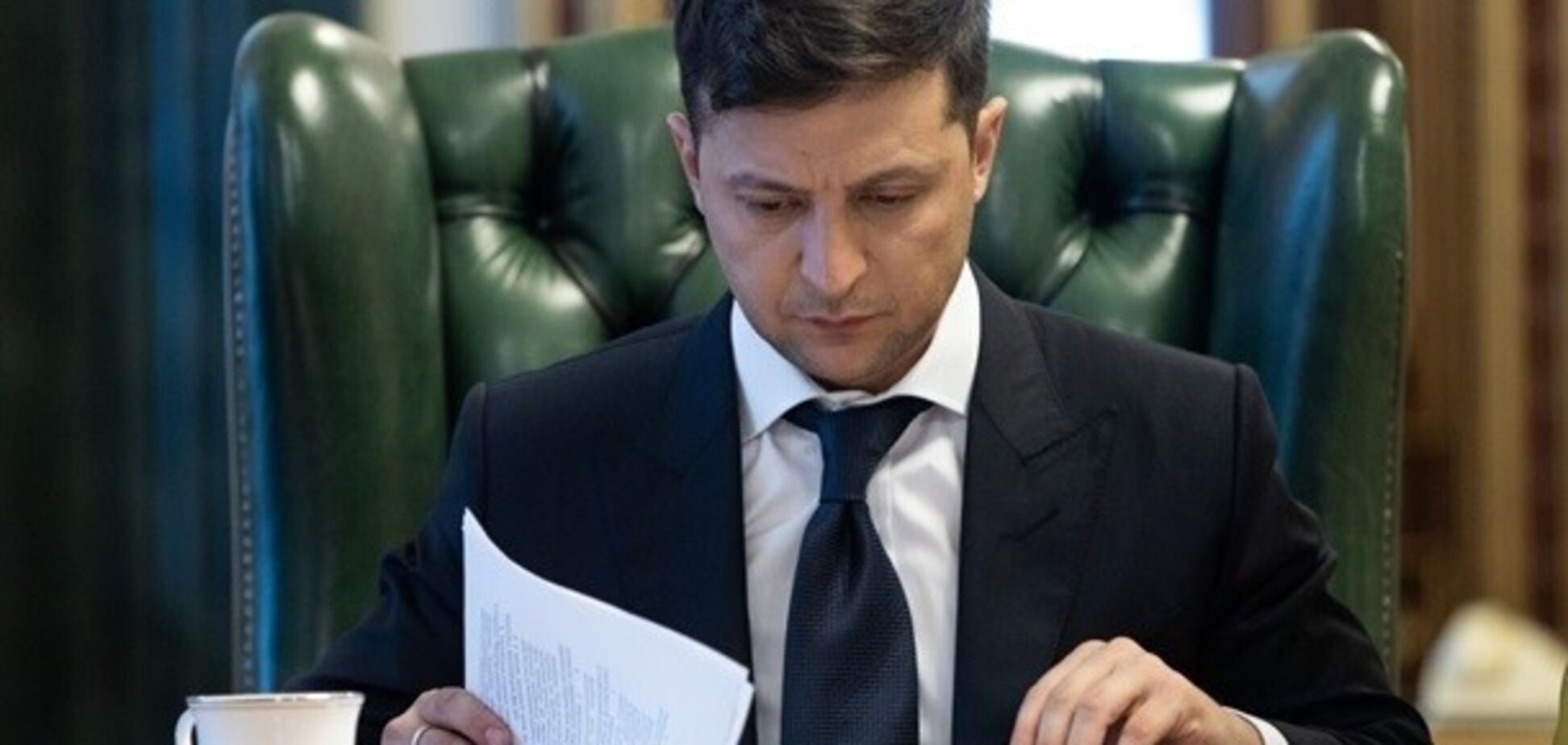 VIPов оставили без маячков: Зеленский отменил указ Ющенко о 'мигалках'