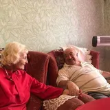 Советская мебель и красные ковры: родители Зеленского показали свое жилье