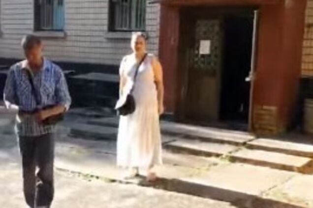 'Мусиш іти в армію!' У Києві чоловіка посеред вулиці забрали до військкомату