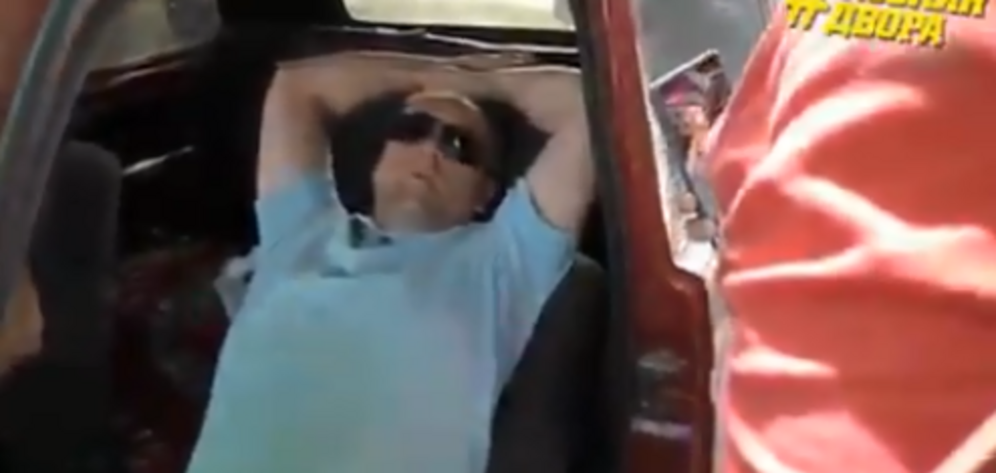 Отлавливал призывников: в Харькове устроили самосуд над военкомом. Видео