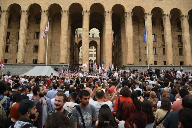 Партия Порошенко выйдет на Майдан: 'ЕС' поддержала демократические силы в Грузии