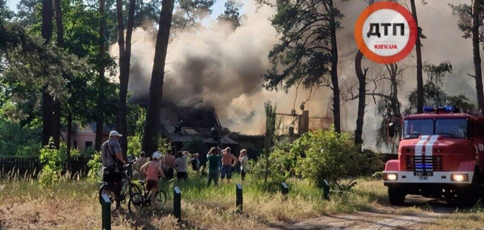 Под Киевом сгорел дом, где снимался сериал 'Сваты': появились фото