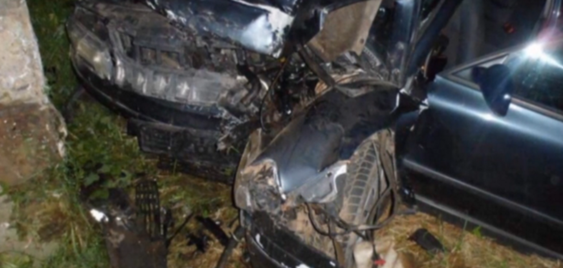 Влетели в бетонную опору: под Львовом произошло смертельное ДТП со школьниками