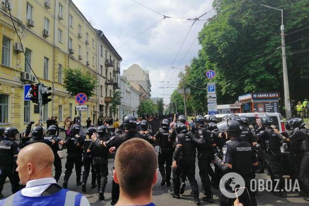 На Марші рівності в Києві пройшли зіткнення, було чути постріл
