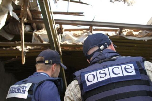 Сотни машин: оккупанты стянули танки и 'Грады' под Луганск