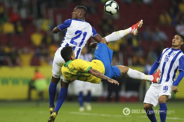 Вслепую: футболист сборной Бразилии забил самый необычный гол Кубка Америки