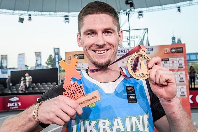 Украинец победил в конкурсе данков на чемпионате мира 3х3