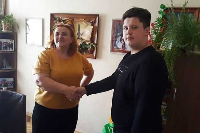 Директорка української школи уклала парі з учнем на схуднення: яскраве відео
