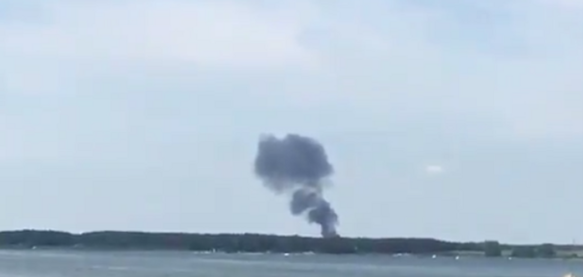 В Германии в небе столкнулись истребители: в сеть попало новое видео