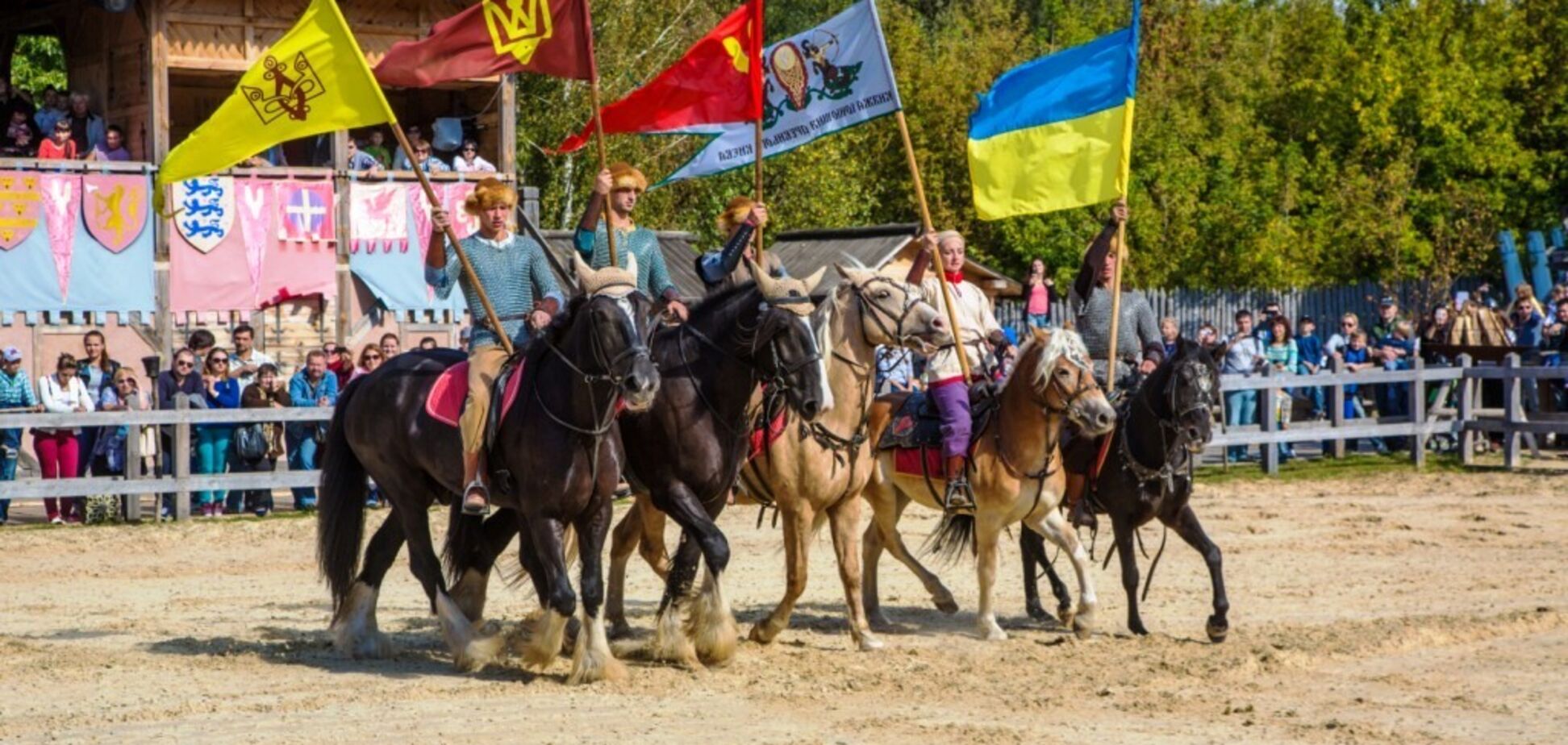 Под Киевом отпразднуют День Конституции и покажут средневековую моду
