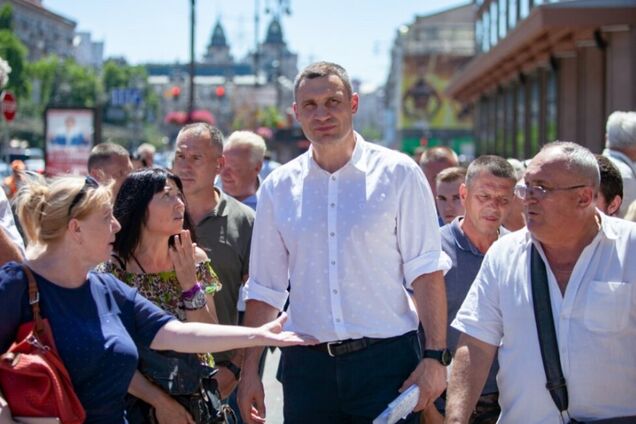 Кличко поспілкувався з ошуканими інвесторами Войцеховського, які вимагали легалізувати незаконні будинки