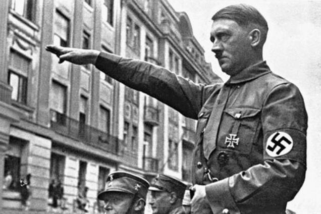 Ілюстрація. Німецький диктатор Адольф Гітлер зі свастикою