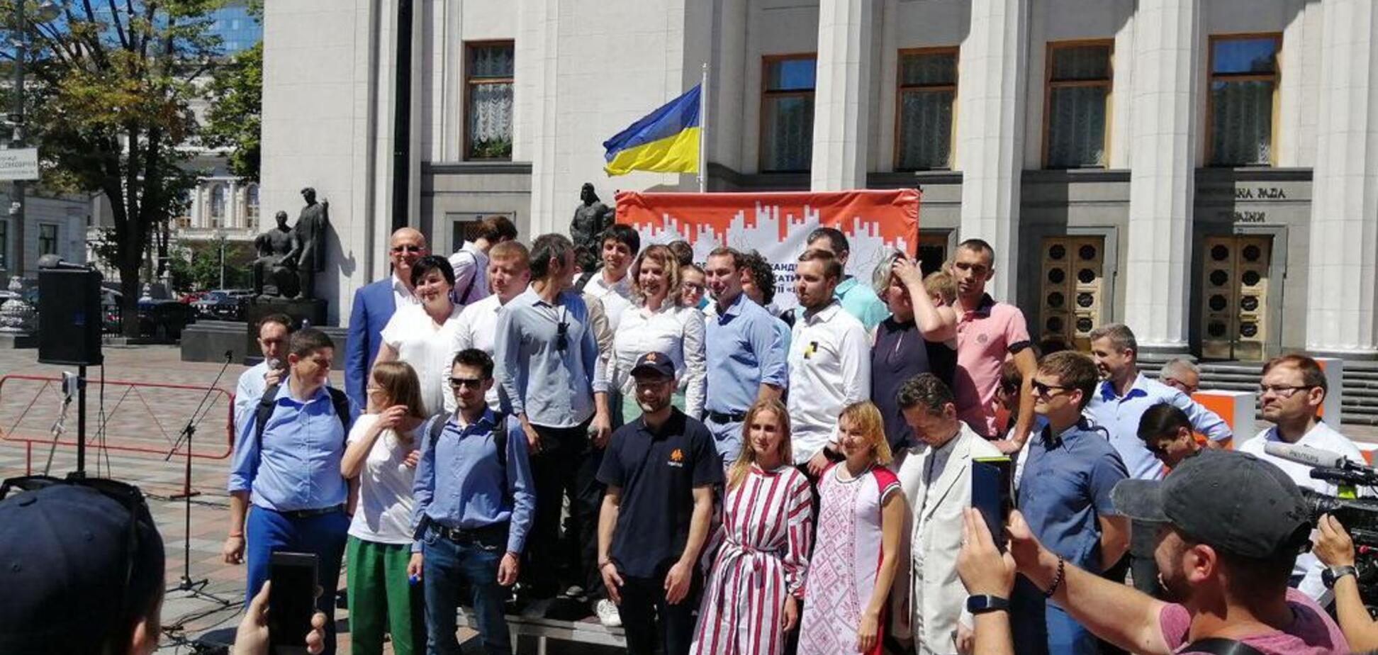 ''Не общаемся два года'': Вакарчук рассказал об отношениях с Зеленским