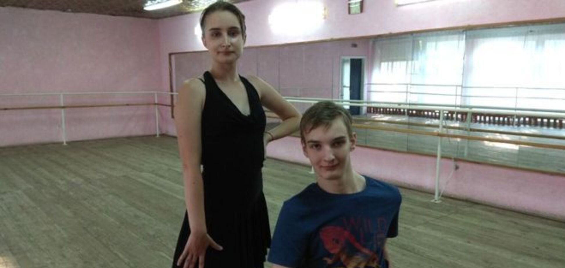 У Чернігові школяреві з інвалідністю заборонили танцювати на випускному: з'явилися нові деталі