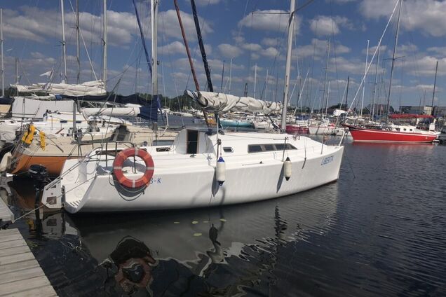 В Киеве за неуплату алиментов у мужчины конфисковали яхту