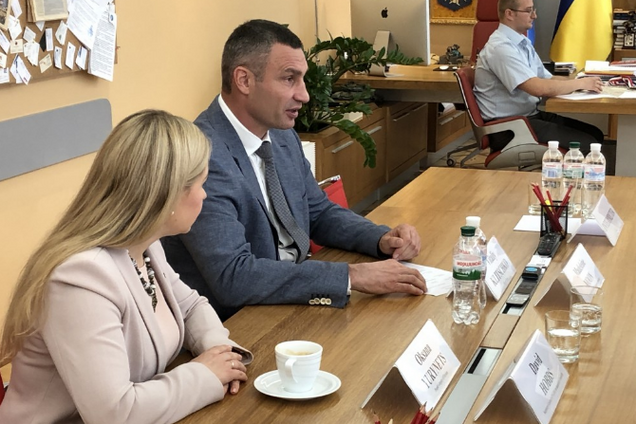 В Киеве состоялась встреча Кличко с президенткой парламентской ассамблеи НАТО Мэделин Мун