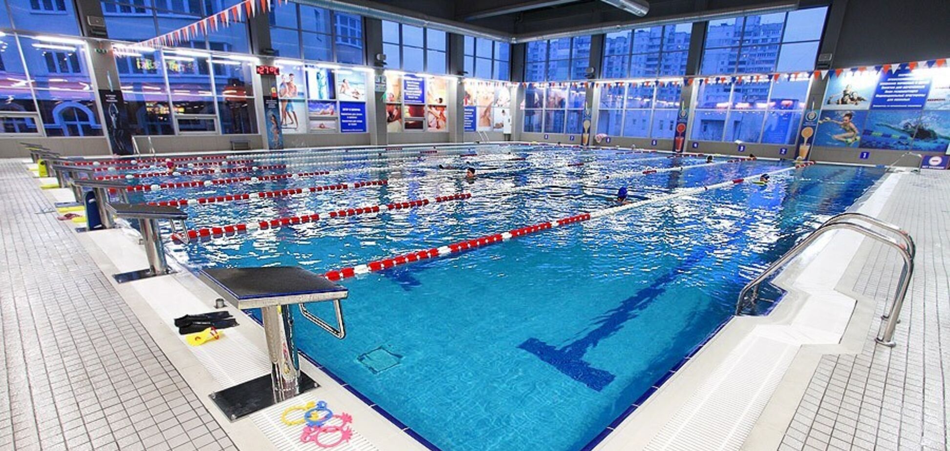 В Киеве в бассейне известного спортклуба умер посетитель