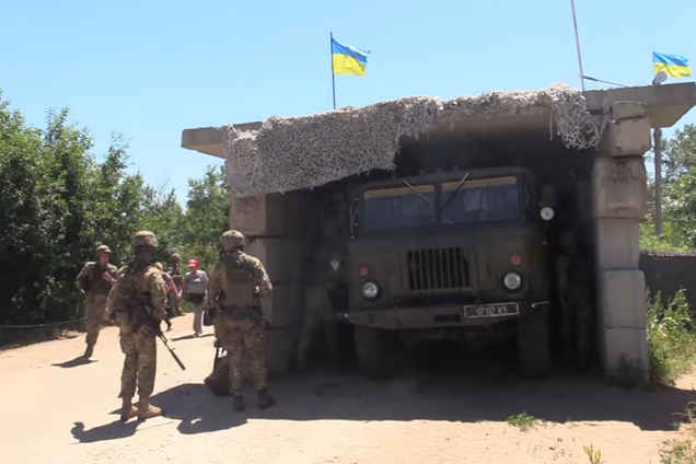 'Бойовики х*р клали!' Волонтер розгромив відведення військ ЗСУ на Донбасі