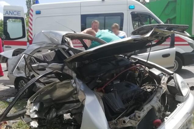 Под Запорожьем туристы попали в смертельное ДТП: жуткие кадры