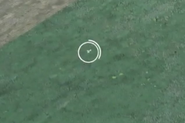 'Движуха в небе': на Донбассе ловко 'поймали' беспилотник России. Видеофакт